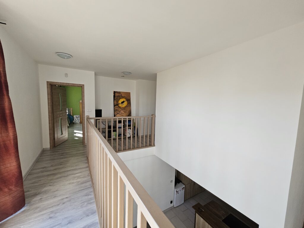 Na predaj 5-izbový nízkoenergetický rodinný dom, so 700m2 pozemkom, Hviezdoslavov. – fotografia 14