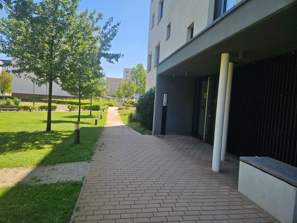 Na predaj 4-izbový byt s lodžiou a 2 parkovacími miestami BORY Prvé Domy. – fotografia 18