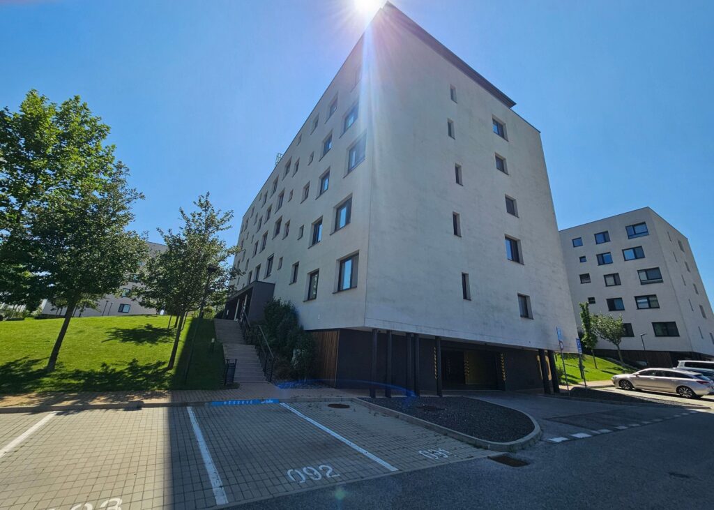Na predaj 4-izbový byt s lodžiou a 2 parkovacími miestami BORY Prvé Domy. – fotografia 17