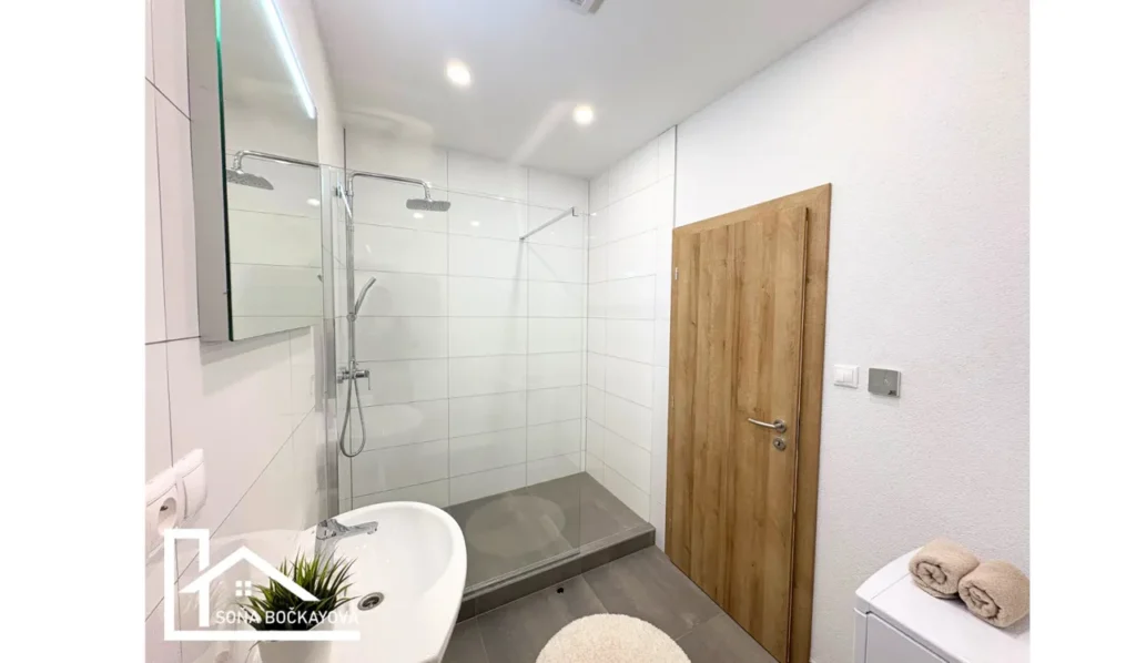 Na predaj moderný 3-izbový byt s vlastným vchodom – Bošany – fotografia 6