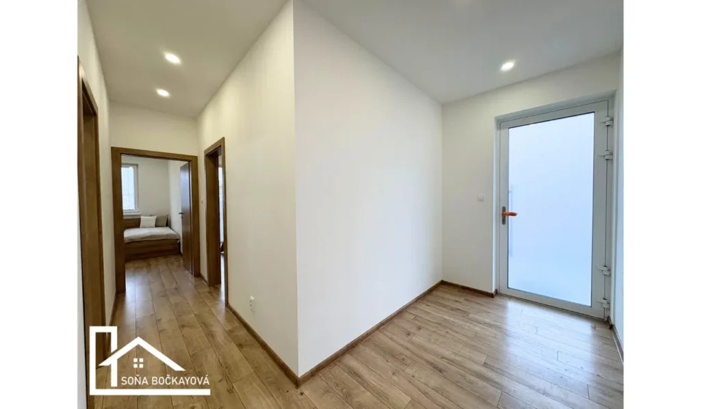 Na predaj moderný 3-izbový byt s vlastným vchodom – Bošany – fotografia 7