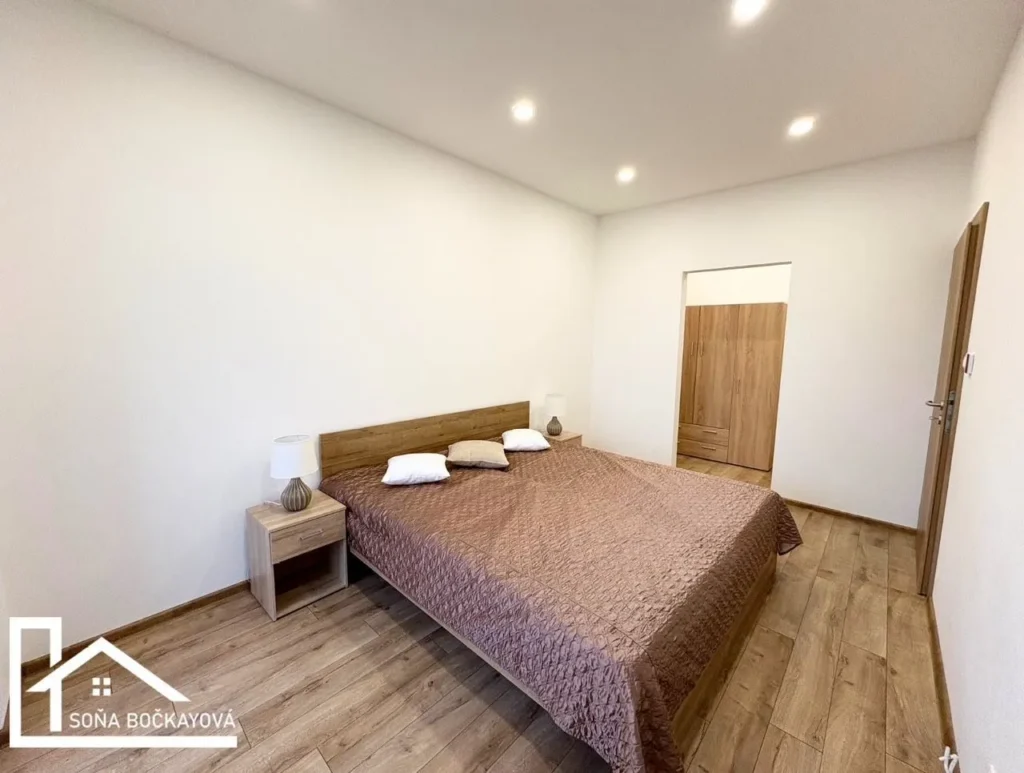 Na predaj moderný 3-izbový byt s vlastným vchodom – Bošany – fotografia 2